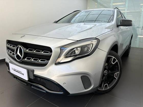 MERCEDES-BENZ GLA 200 1.6 CGI FLEX ADVANCE 7G-DCT